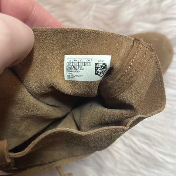 Toms Tan Lace Up Boots - Picture 5 of 10